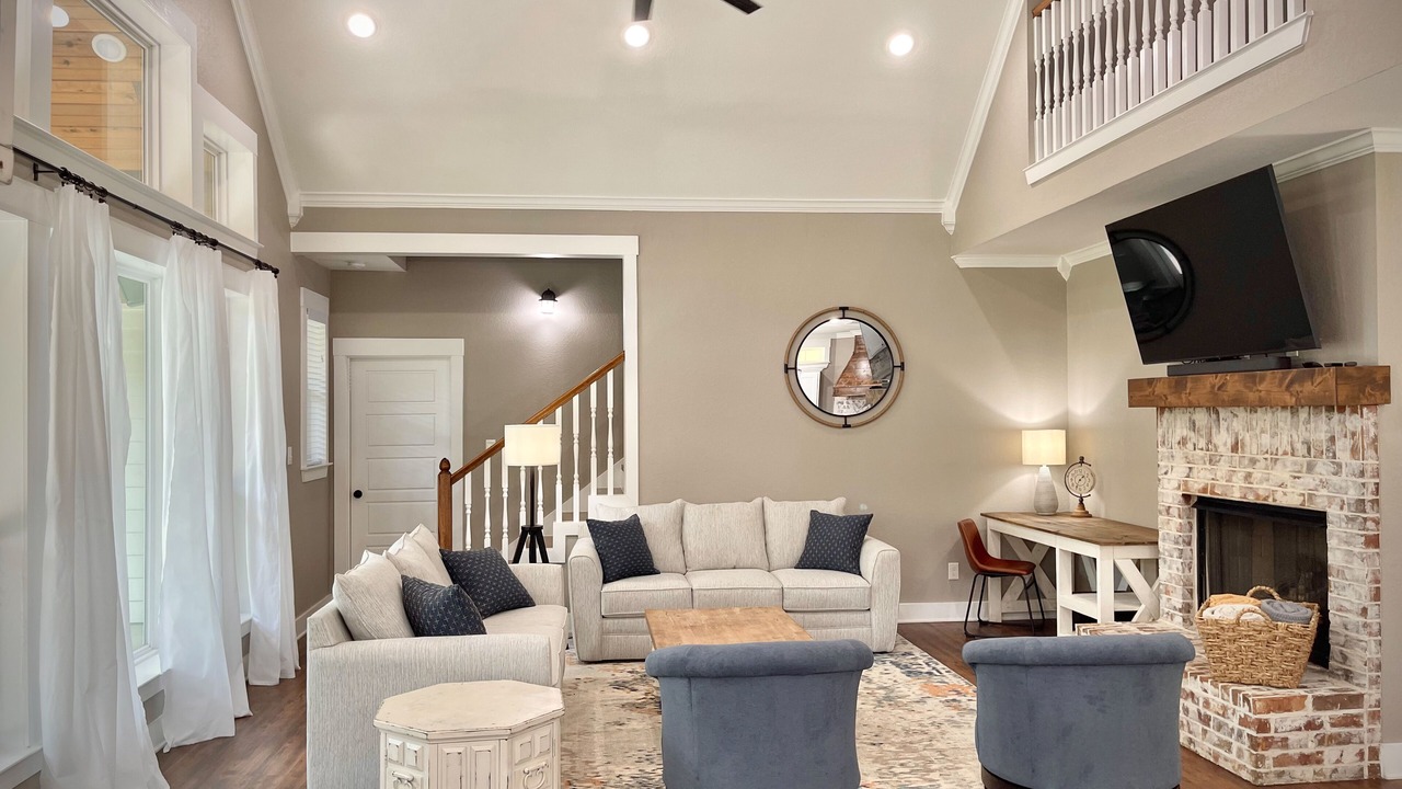 Photo of Livingroom in Carolyn Estates
