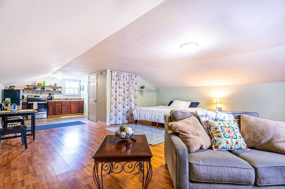 Photo of Livingroom in Decatur