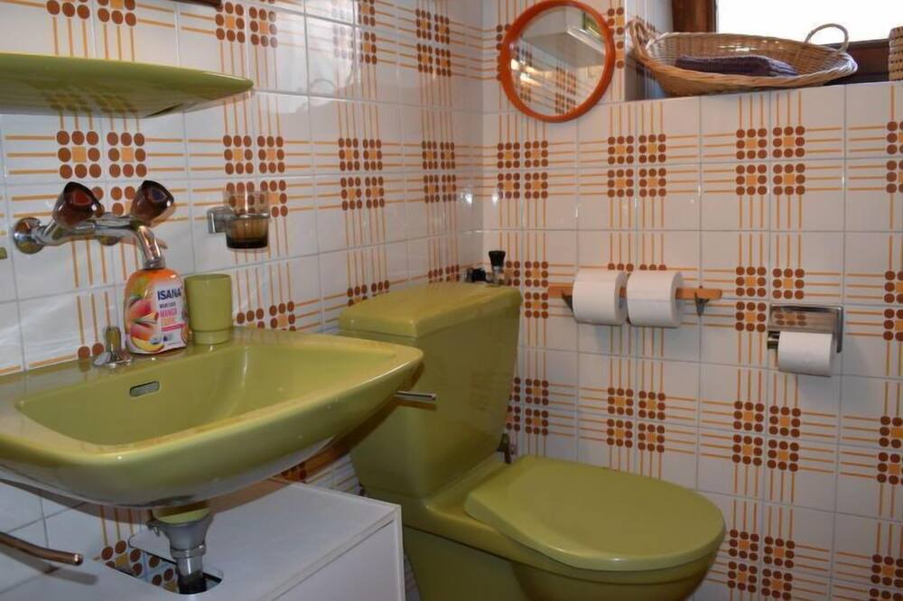 Photo of Bathroom in Mugena