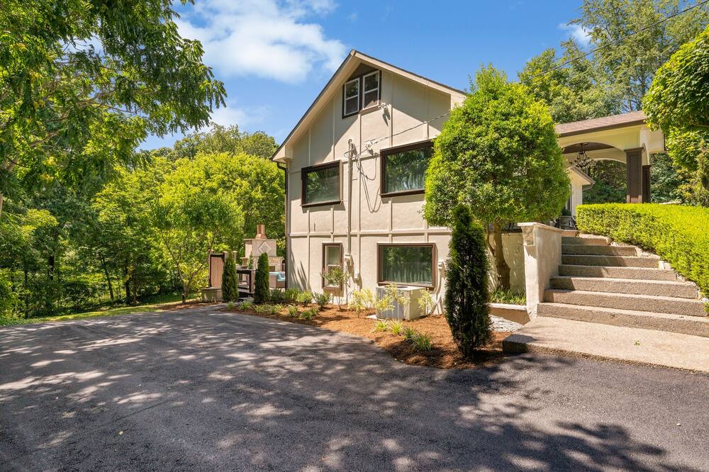 Photo of Outdoor in College Grove