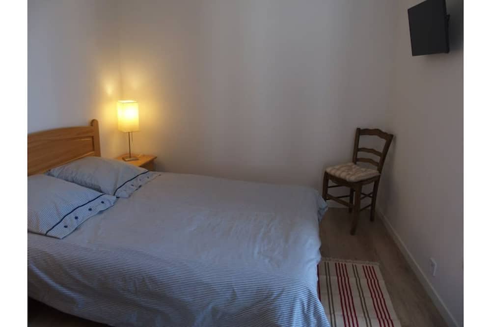 Photo of Bedroom in Saint-Thibery