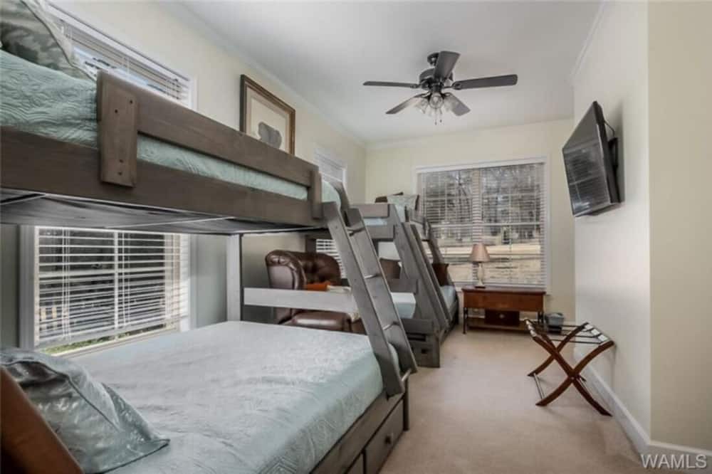 Photo of Bedroom in Northport
