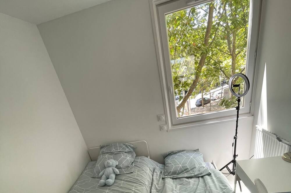 Photo of Bedroom in Antigone