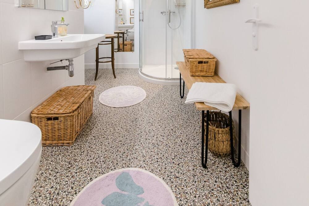 Photo of Bathroom in Bordeaux-Saint-Clair