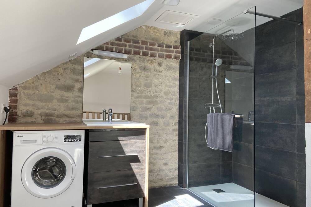 Photo of Bathroom in Lisieux
