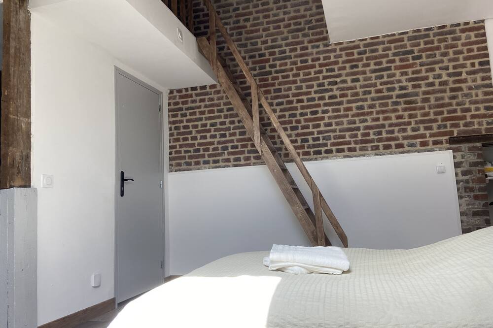 Photo of Bedroom in Lisieux