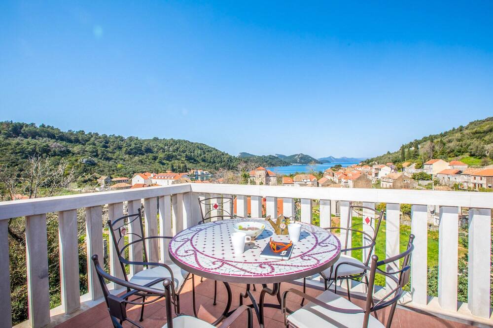 Photo of Patio Balcony in Sipan Island