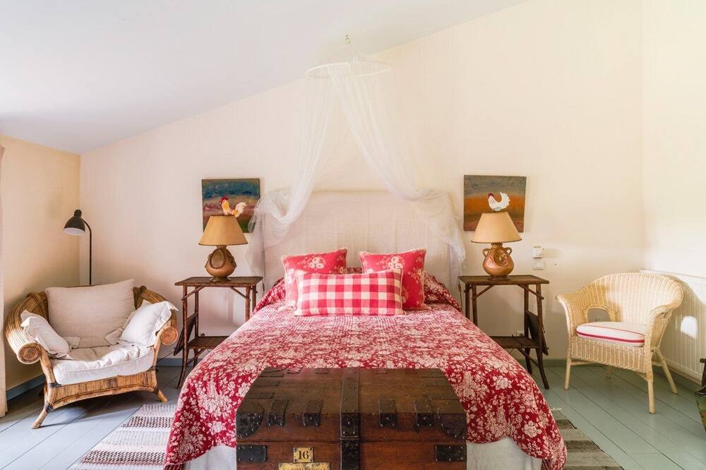 Photo of Bedroom in Montdurausse