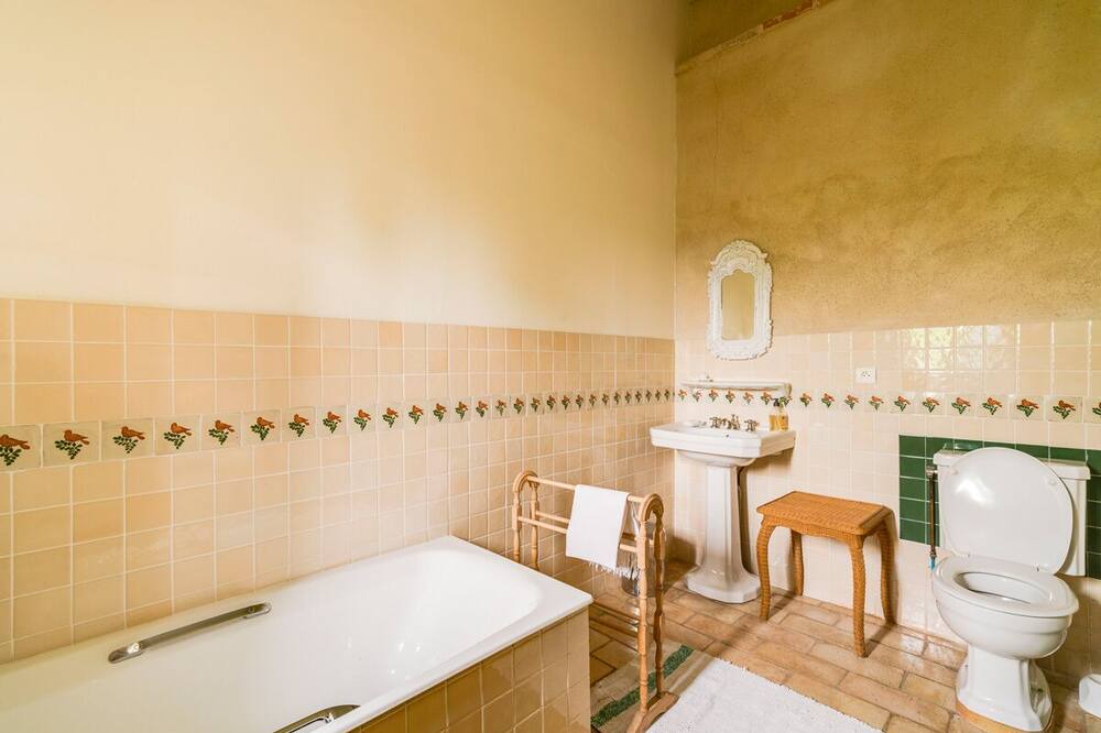 Photo of Bathroom in Montdurausse