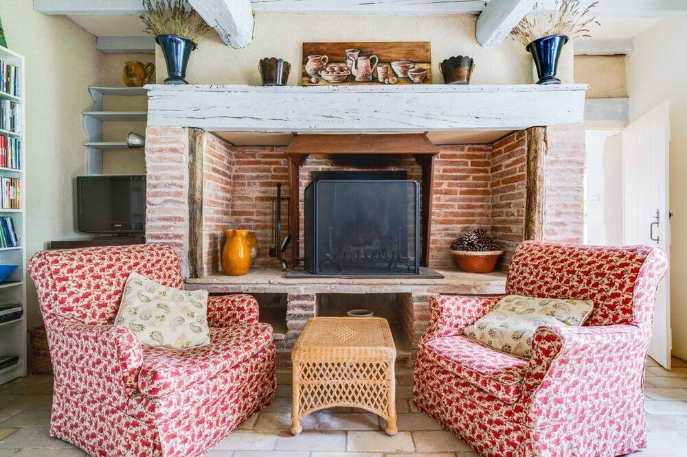 Photo of Livingroom in Montdurausse