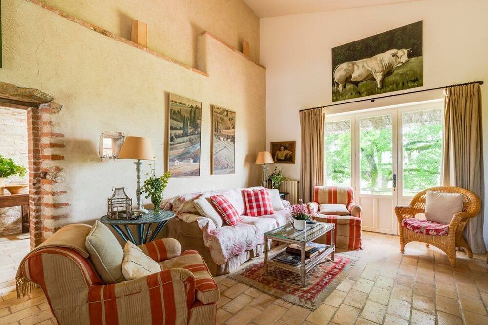 Photo of Livingroom in Montdurausse