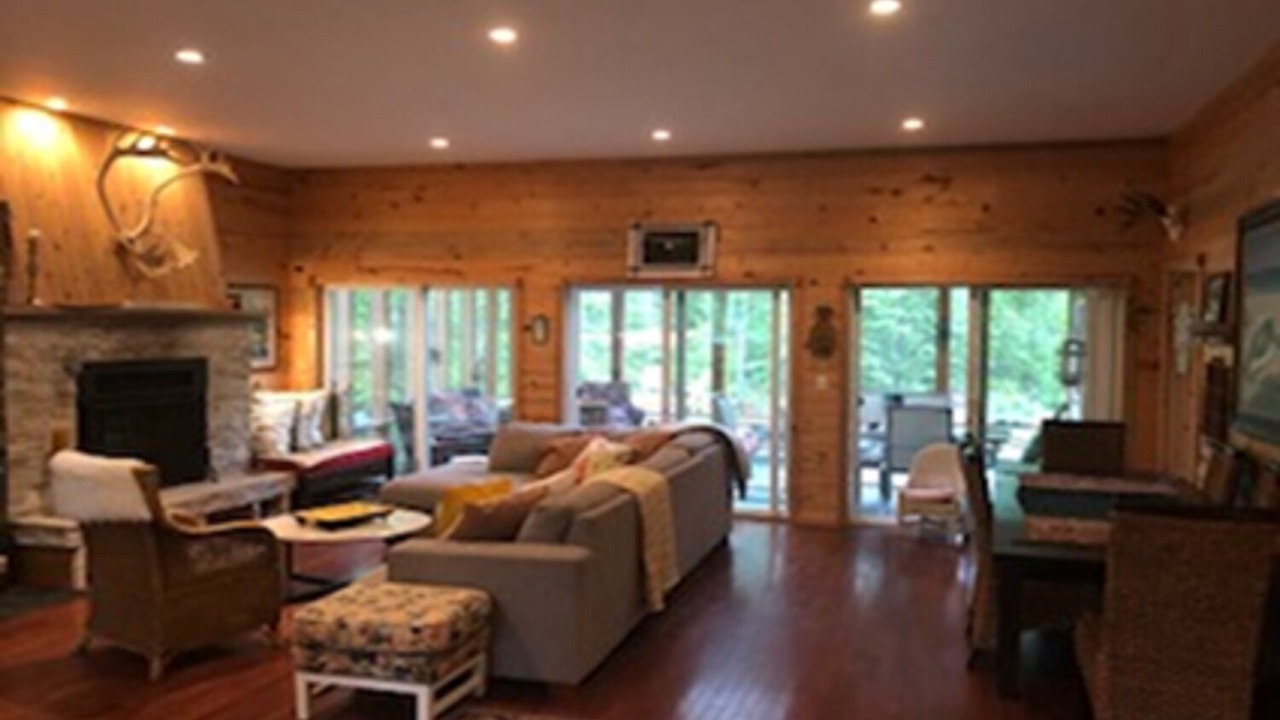 Photo of Livingroom in Victoria Beach