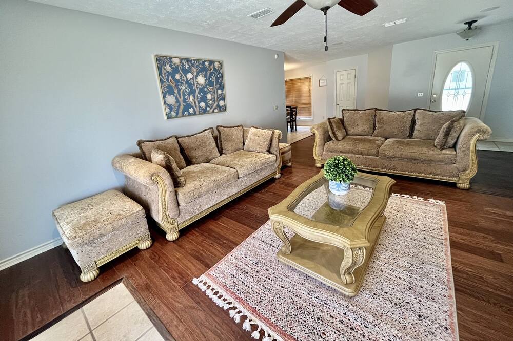 Photo of Livingroom in Bryan