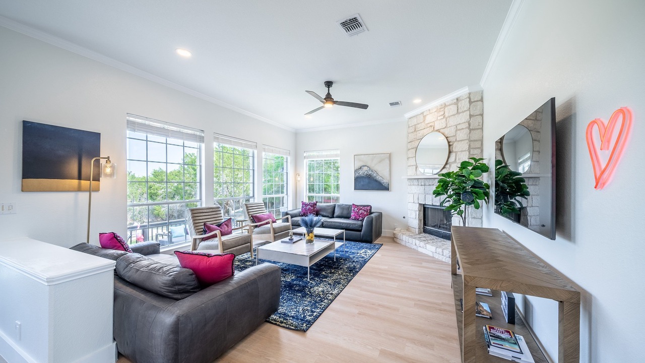 Photo of Livingroom in West Oak Hill