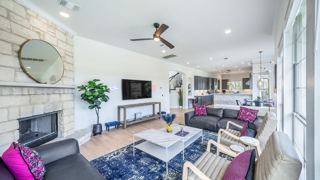 Photo of Livingroom in West Oak Hill