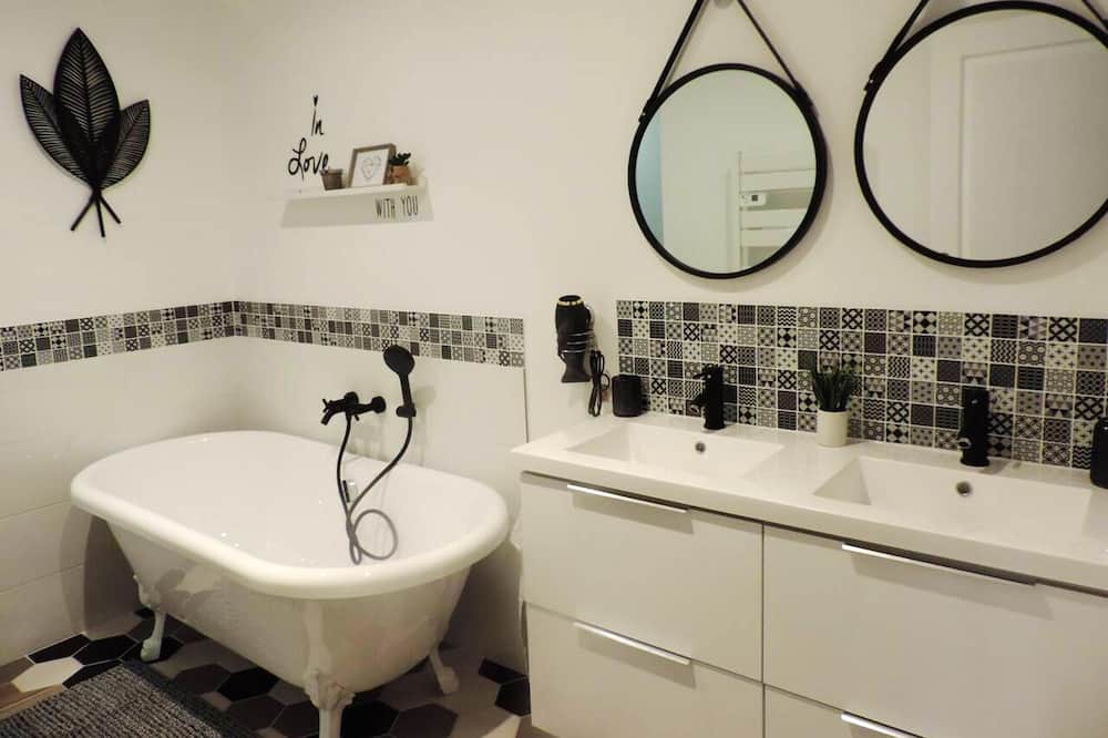 Photo of Bathroom in Saint-Pierre-de-Clairac