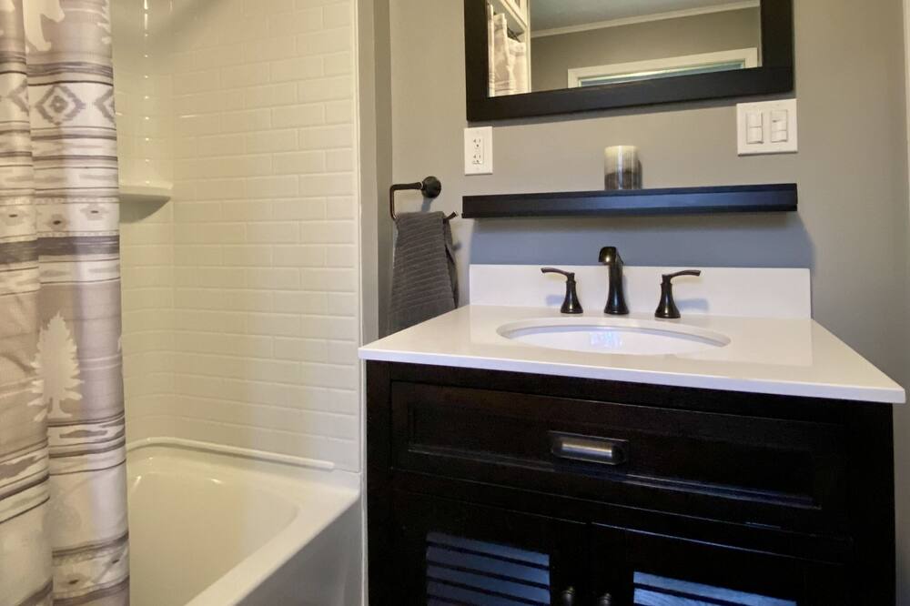 Photo of Bathroom in Woodgate