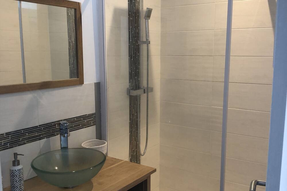 Photo of Bathroom in Bourg-l'Eveque