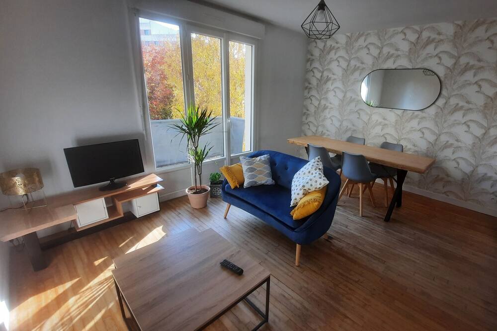 Photo of Livingroom in Bourg-l'Eveque