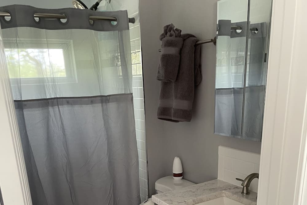 Photo of Bathroom in Fox Lake