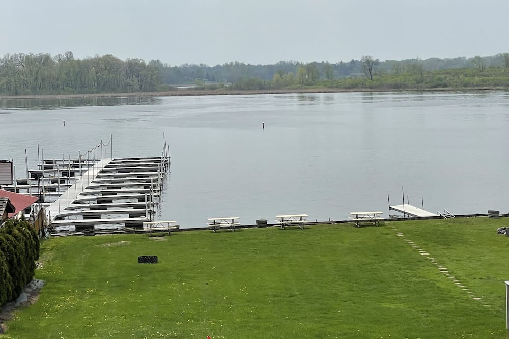 Photo of Others in Fox Lake