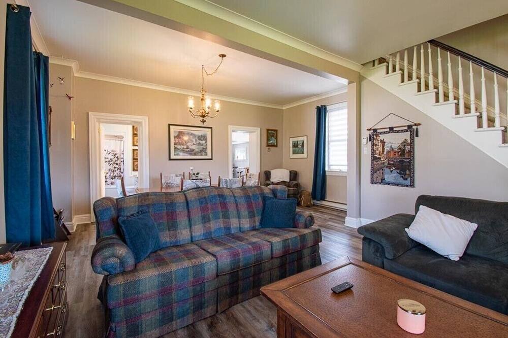 Photo of Livingroom in Paisley