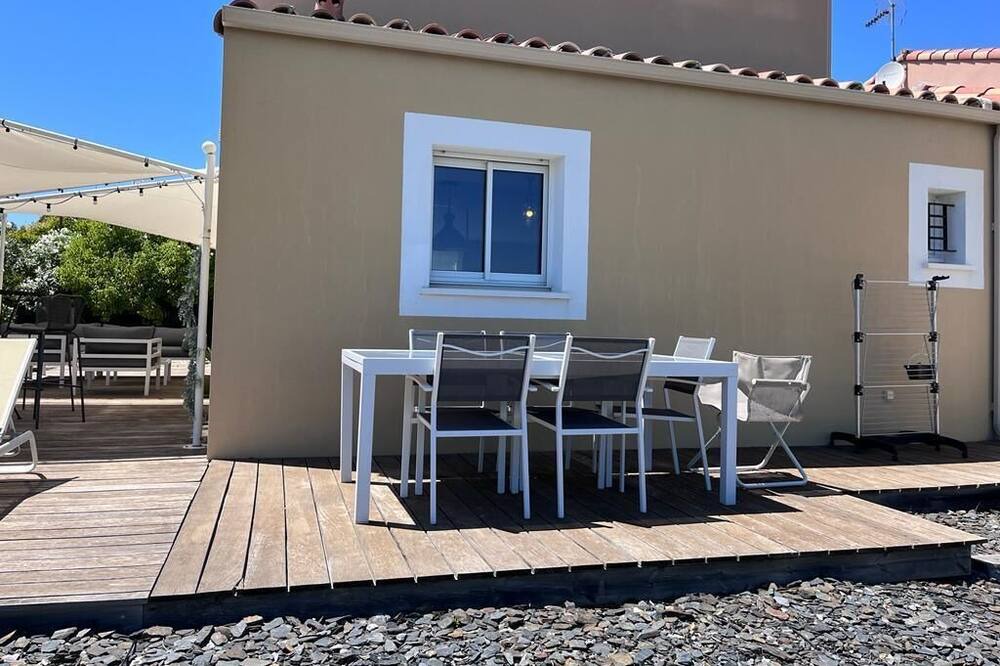 Photo of Patio Balcony in Saint-Clement-de-Riviere