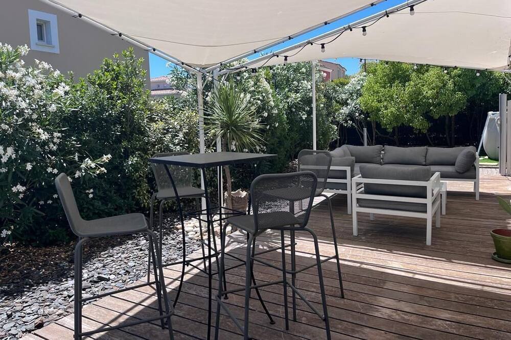 Photo of Patio Balcony in Saint-Clement-de-Riviere