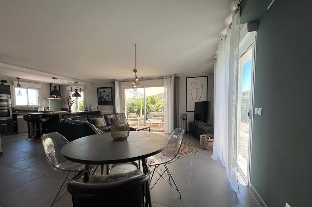 Photo of Livingroom in Saint-Clement-de-Riviere