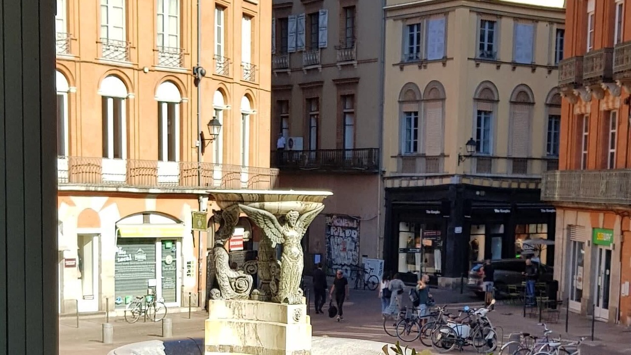 Photo of Others in Carmes