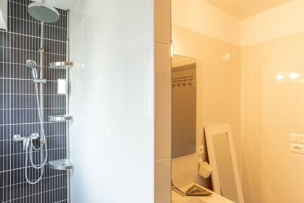 Photo of Bathroom in Dinan