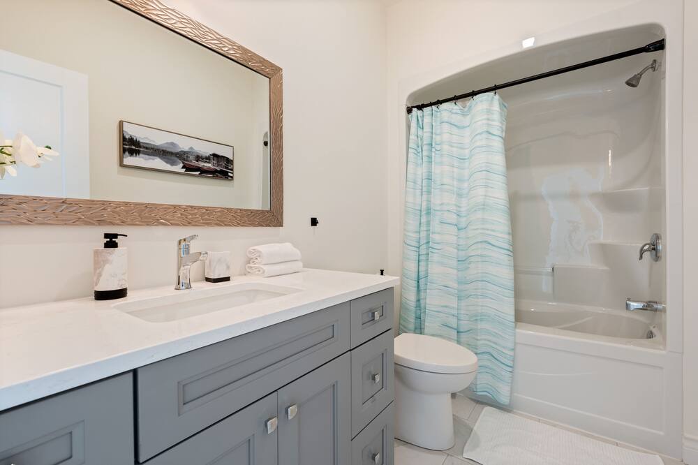Photo of Bathroom in Port Rowan