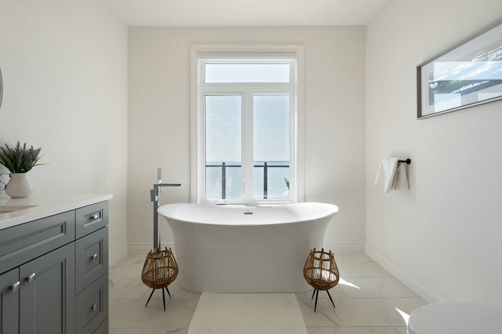 Photo of Bathroom in Port Rowan