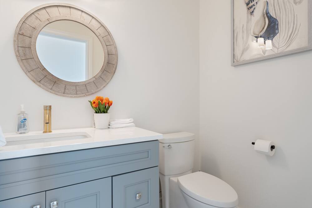 Photo of Bathroom in Port Rowan
