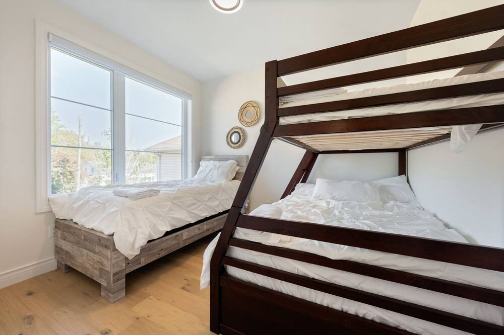 Photo of Bedroom in Port Rowan