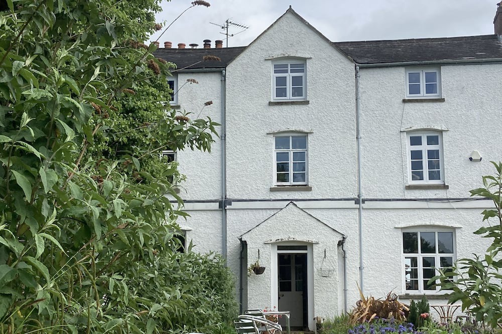 Photo of Outdoor in Llanvair Kilgeddin