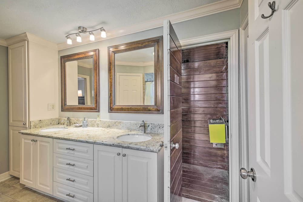 Photo of Bathroom in Clear Lake City