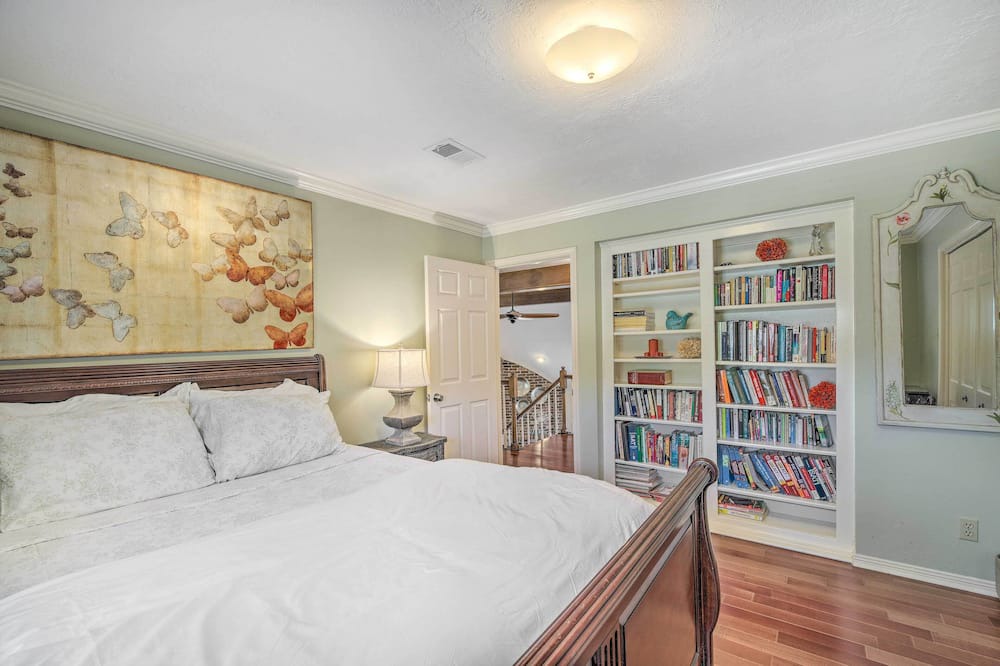 Photo of Bedroom in Clear Lake City