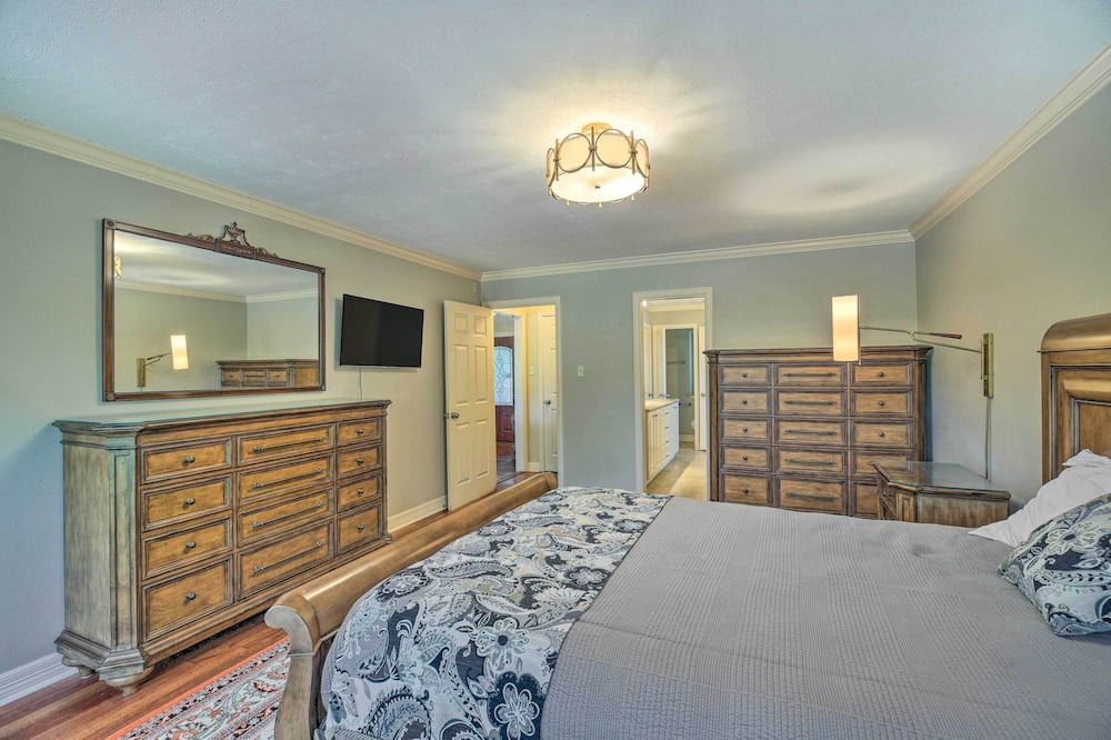 Photo of Bedroom in Clear Lake City