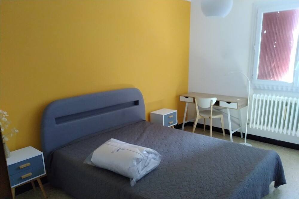 Photo of Bedroom in Bagnols-sur-Ceze