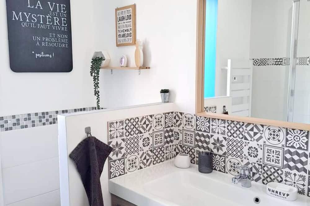 Photo of Bathroom in Saint-Pierre-de-Clairac