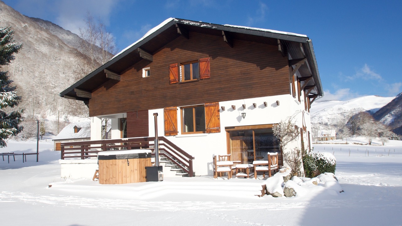 Photo of Outdoor in Campan