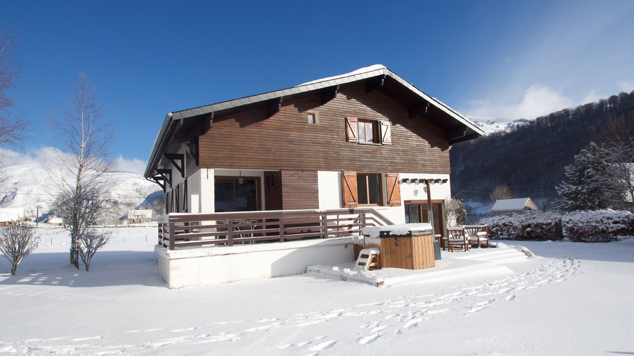 Photo of Outdoor in Campan