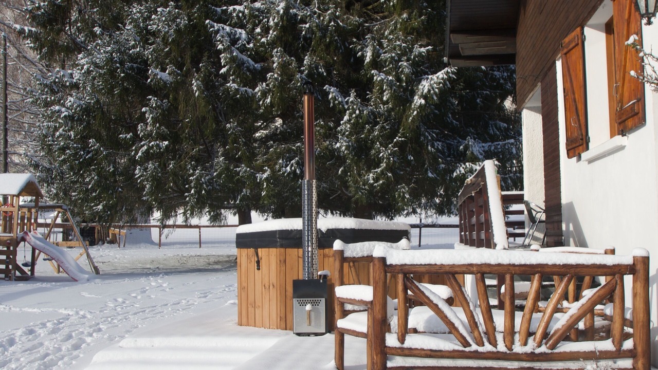 Photo of Outdoor in Campan