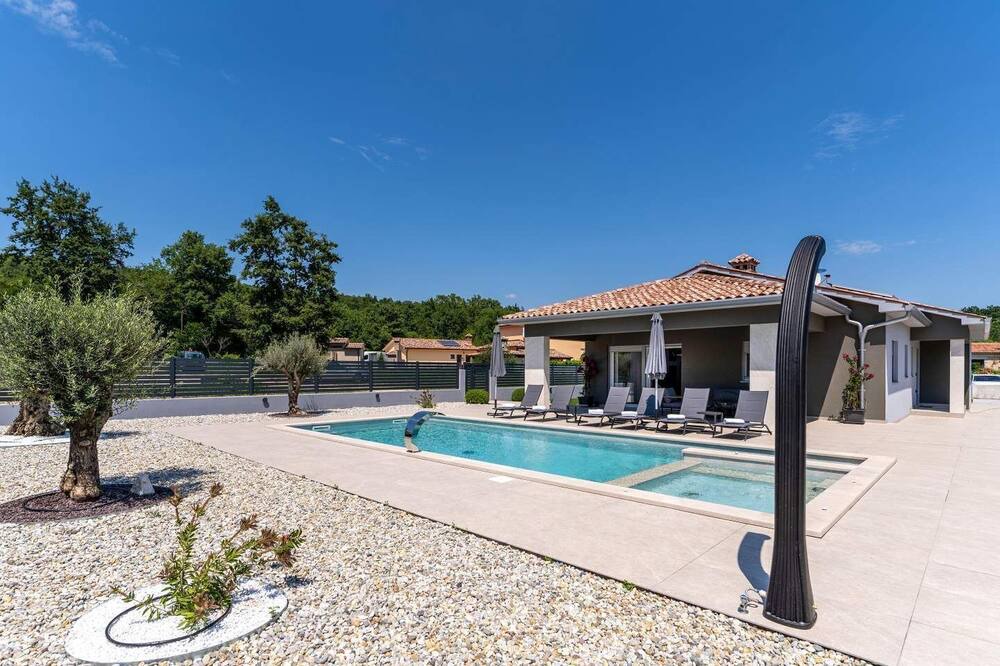 Photo of Outdoor in Marceljani