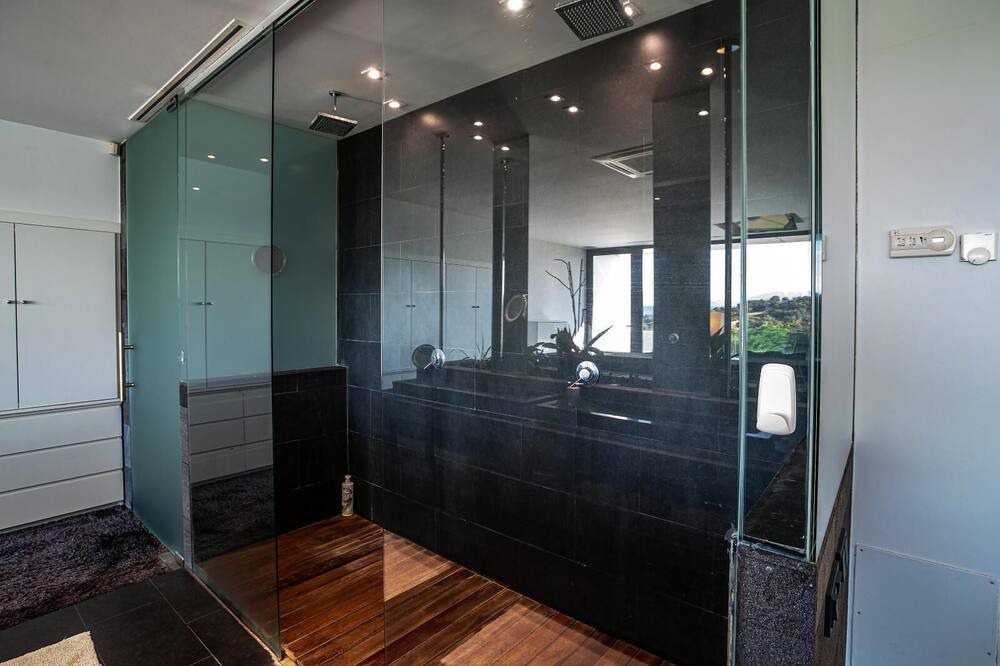 Photo of Bathroom in San Sebastian de los Reyes