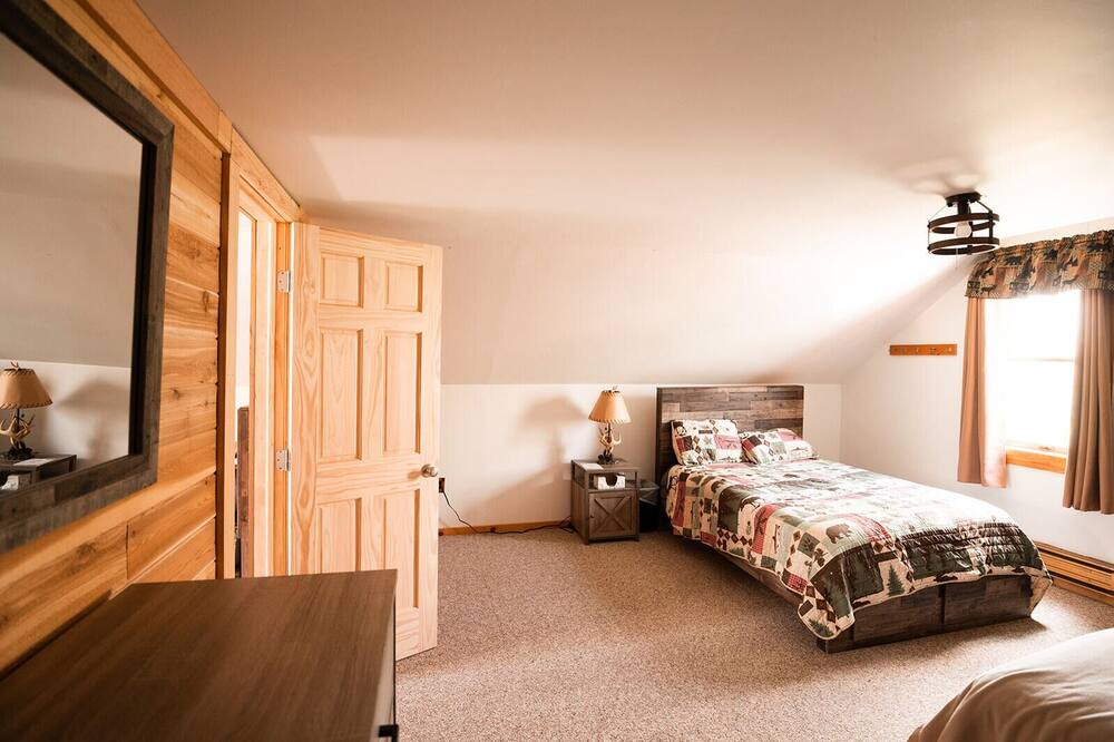 Photo of Bedroom in Indian Lake