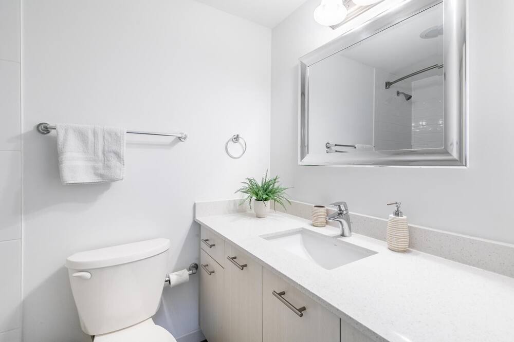 Photo of Bathroom in Beasley