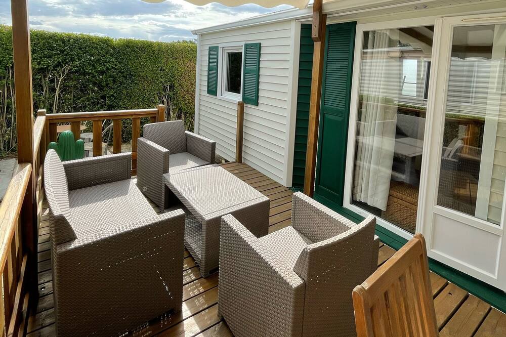 Photo of Patio Balcony in Saint-Pair-sur-Mer