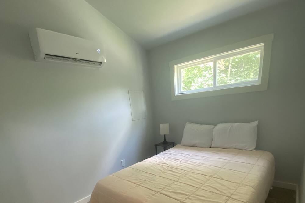Photo of Bedroom in Cleveland